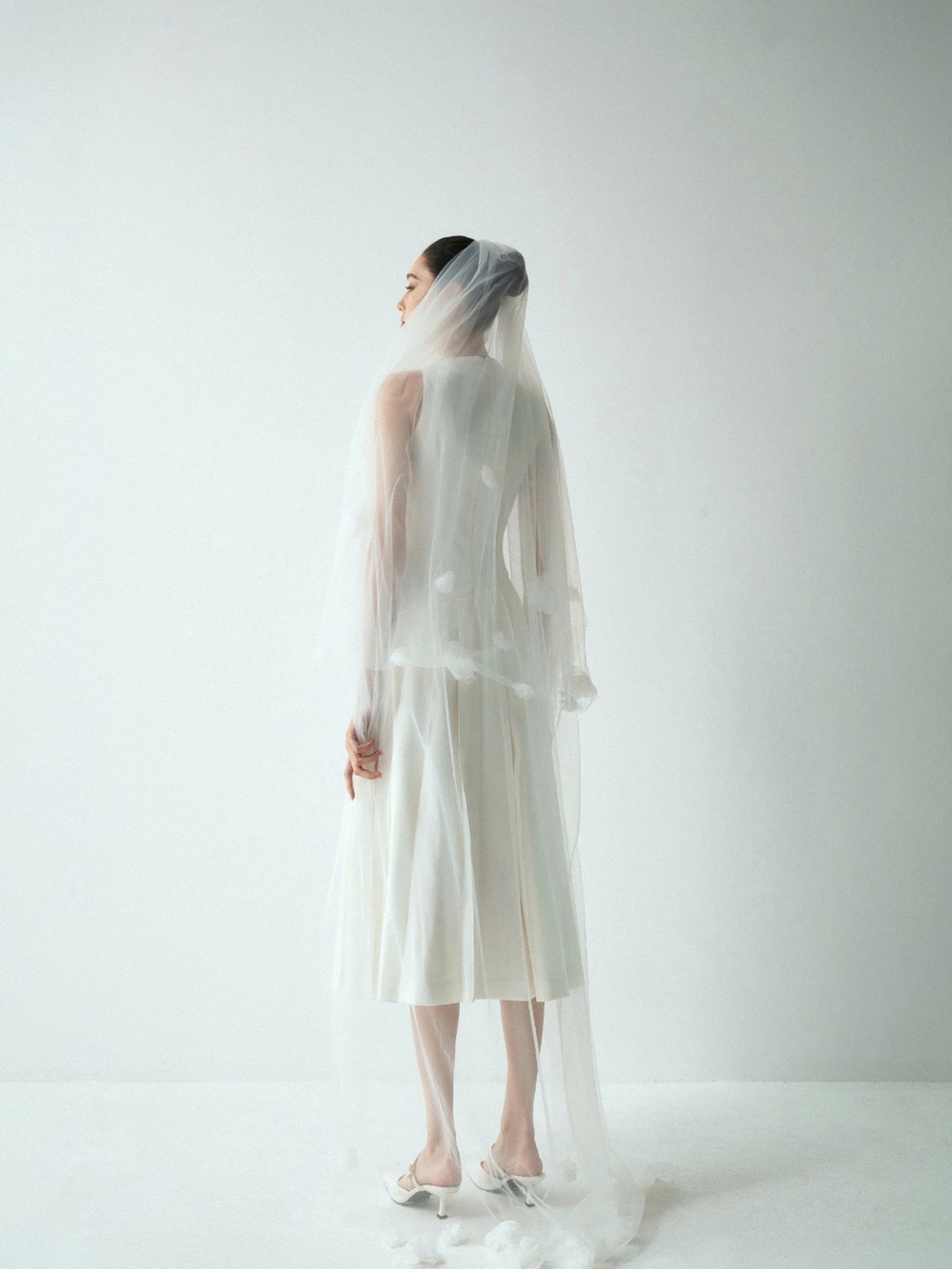 Elegant White Bridal Veil - Classic Long Tulle Veil